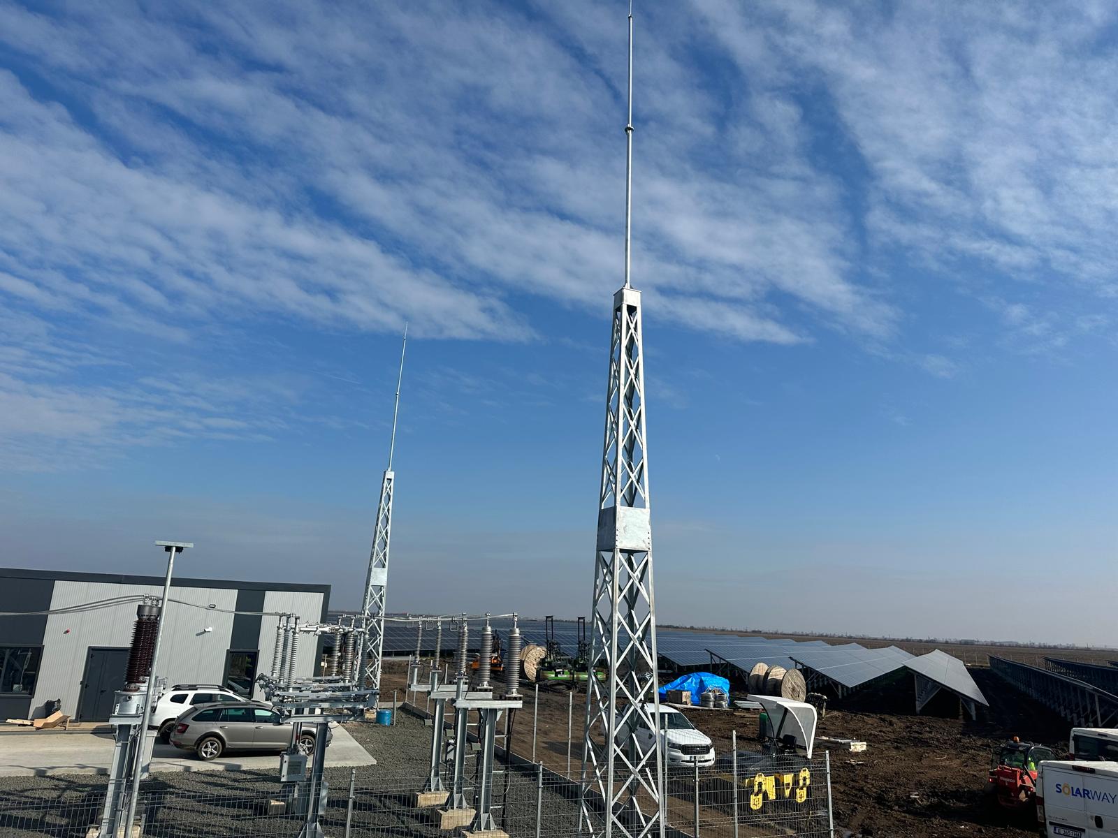 Stație cu panou de comandă electric